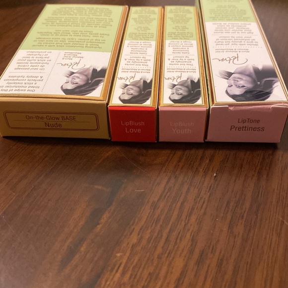 PIXI BY PETRA - lot for light to medium skin tone - new! - Picture 2 of 2